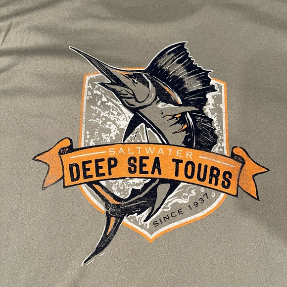 Men’s IZOD long sleeve Surf Shirt - Picture 4 of 5